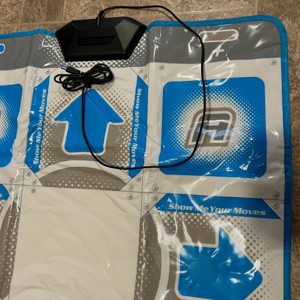 Konami Dance Dance Revolution Hottest Party Nintendo Wii Game Controller Mat